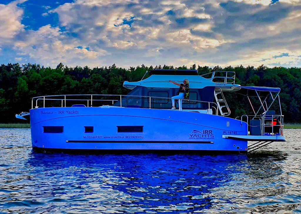 Cobra Yachts 40 | Bando