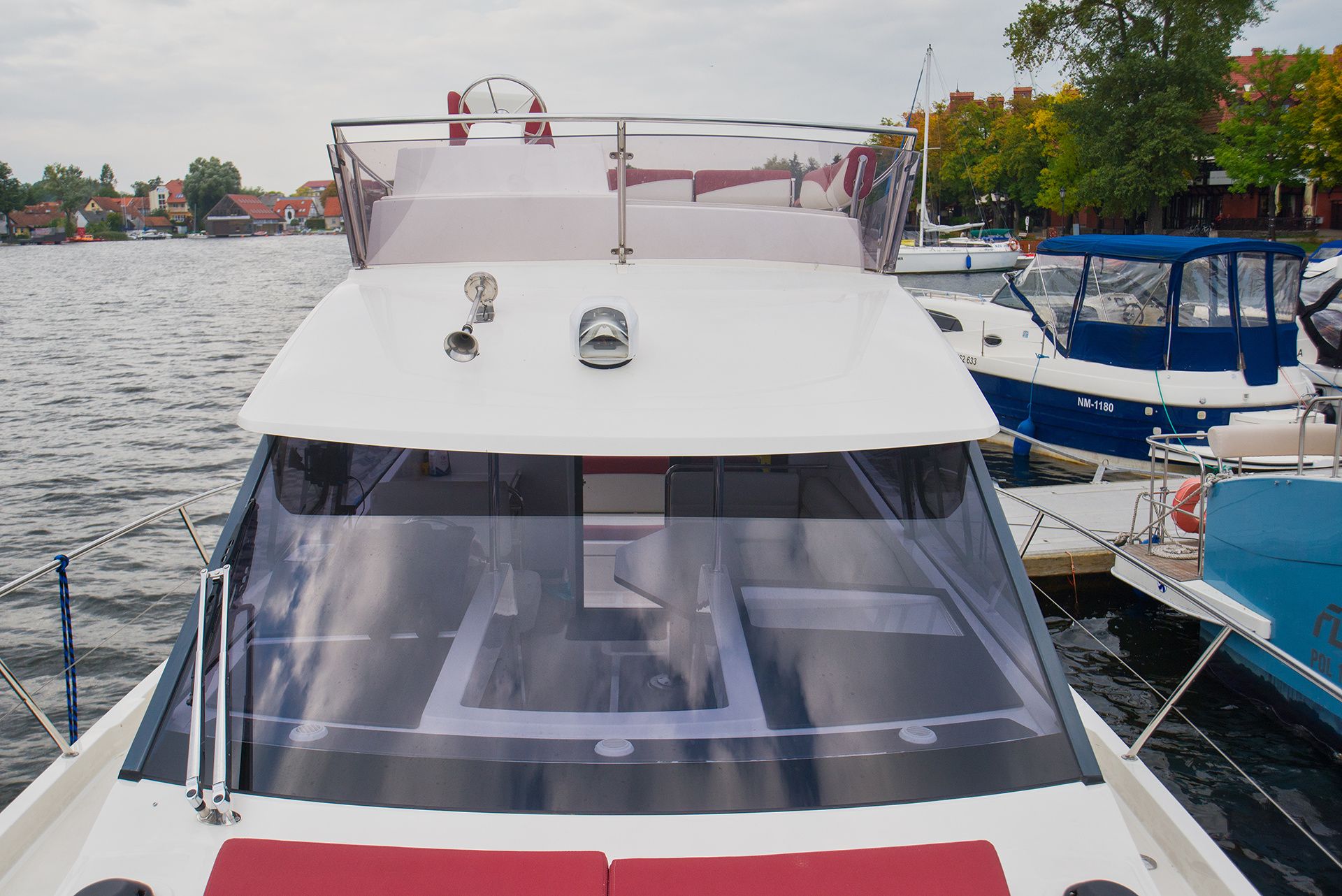 Platinum 989 Flybridge | Bellagio