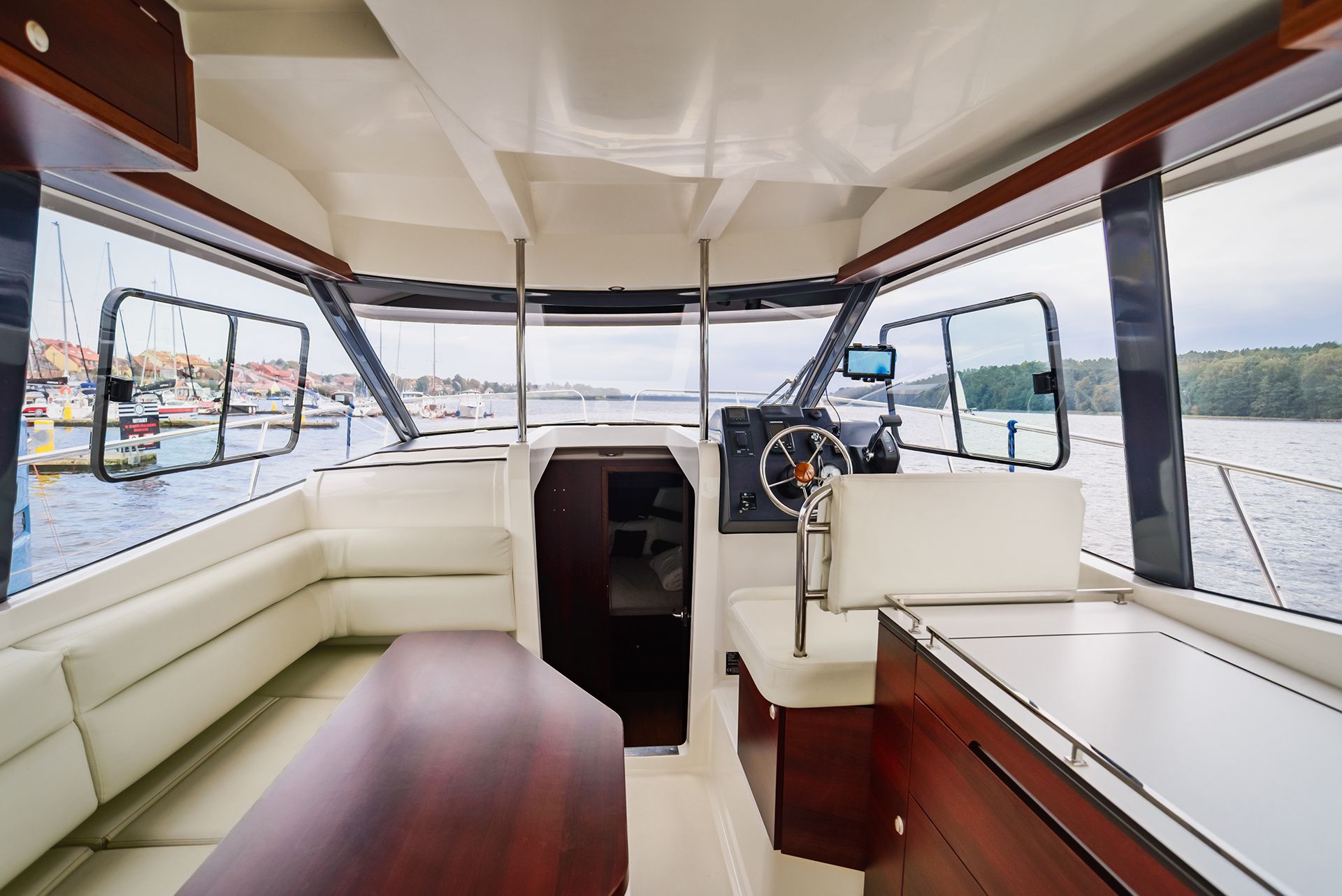 Platinum 989 Flybridge | Bellagio