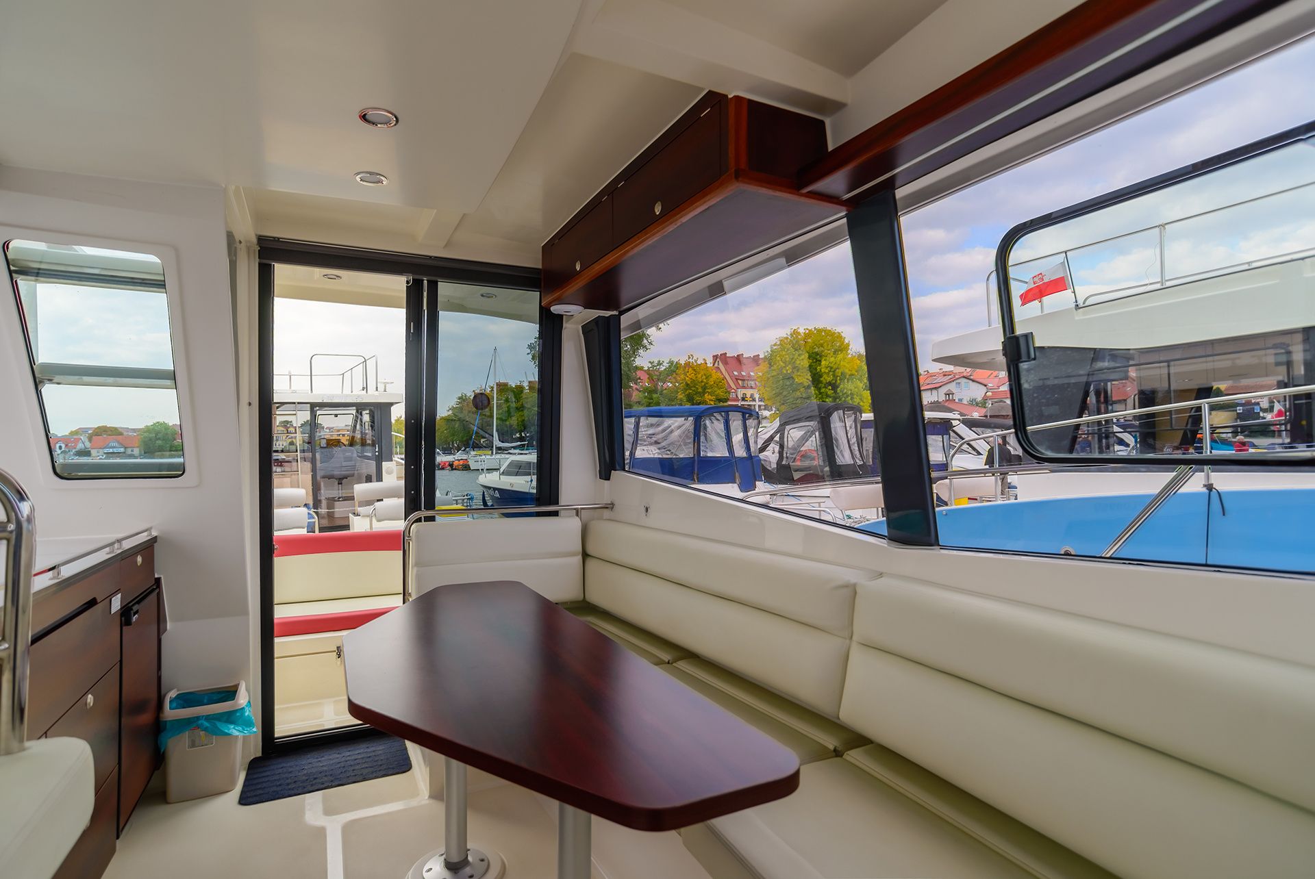 Platinum 989 Flybridge | Bellagio