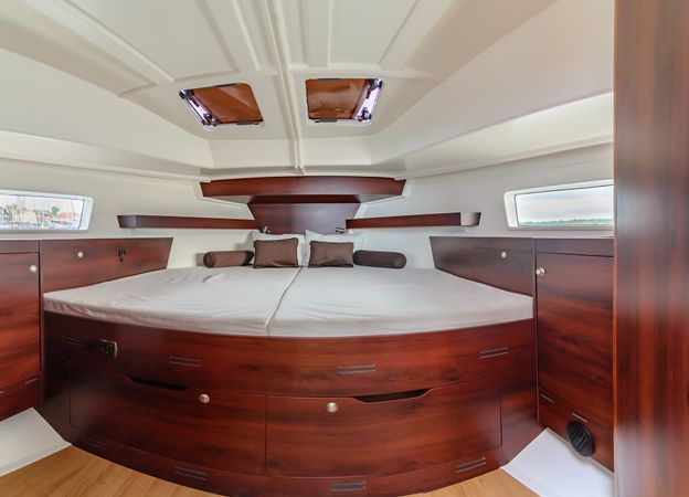 Platinum 989 Flybridge | Bellagio