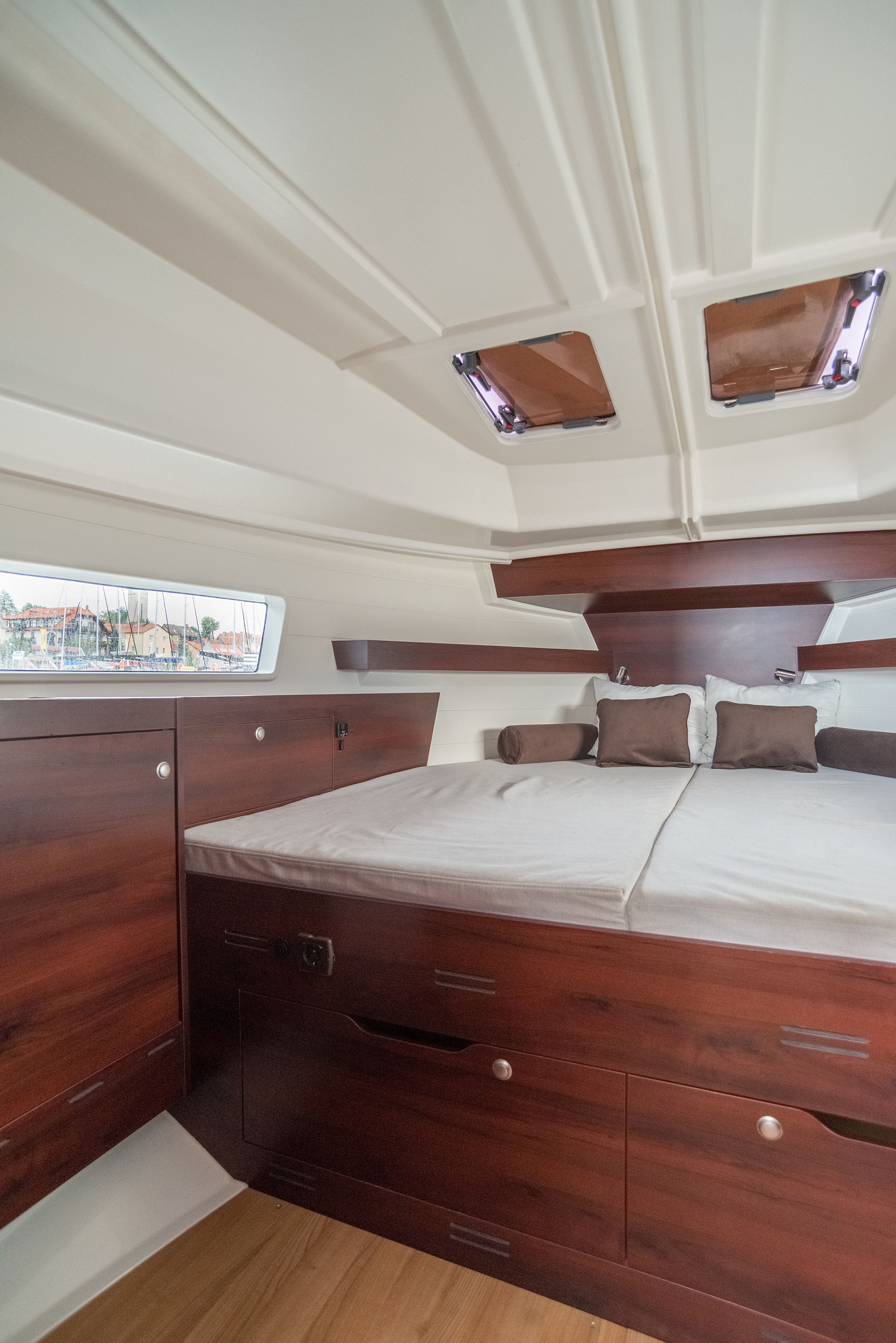 Platinum 989 Flybridge | Bellagio