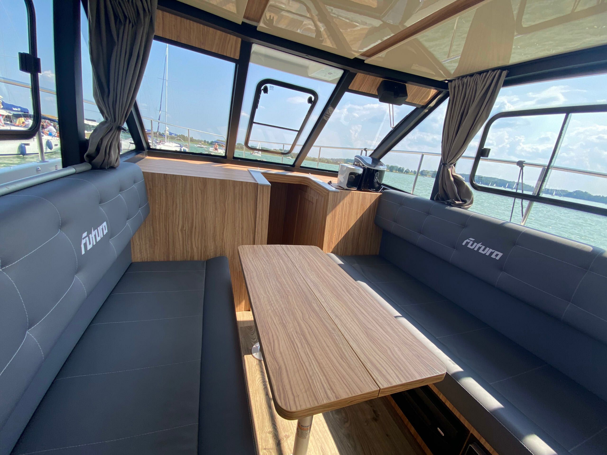 Cobra Yachts 40 | Gold