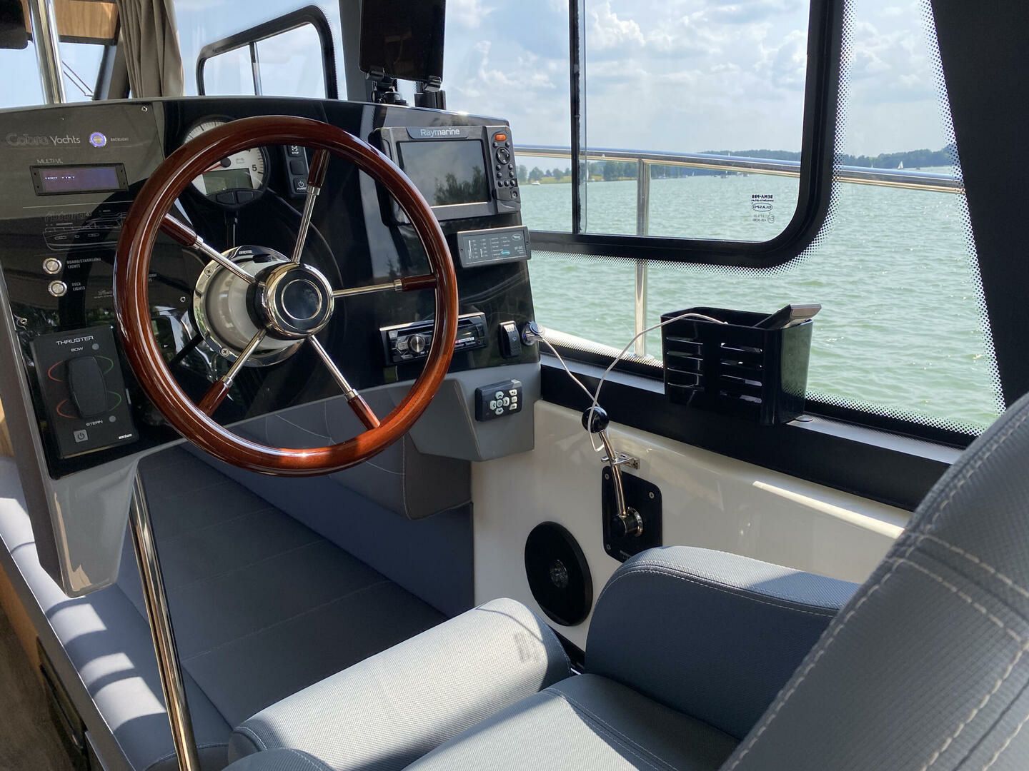 Cobra Yachts 40 | Gold