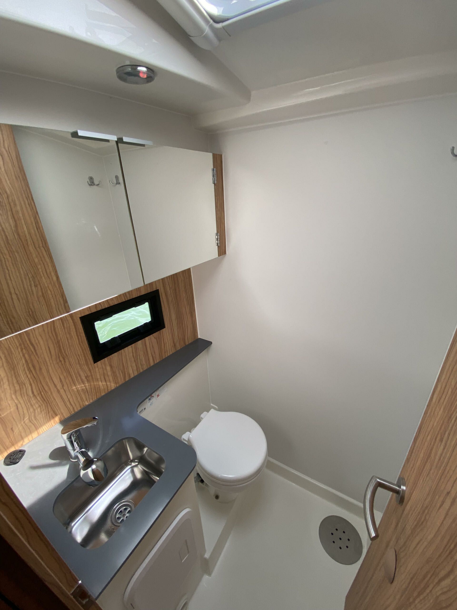 Cobra Yachts 40 | Gold