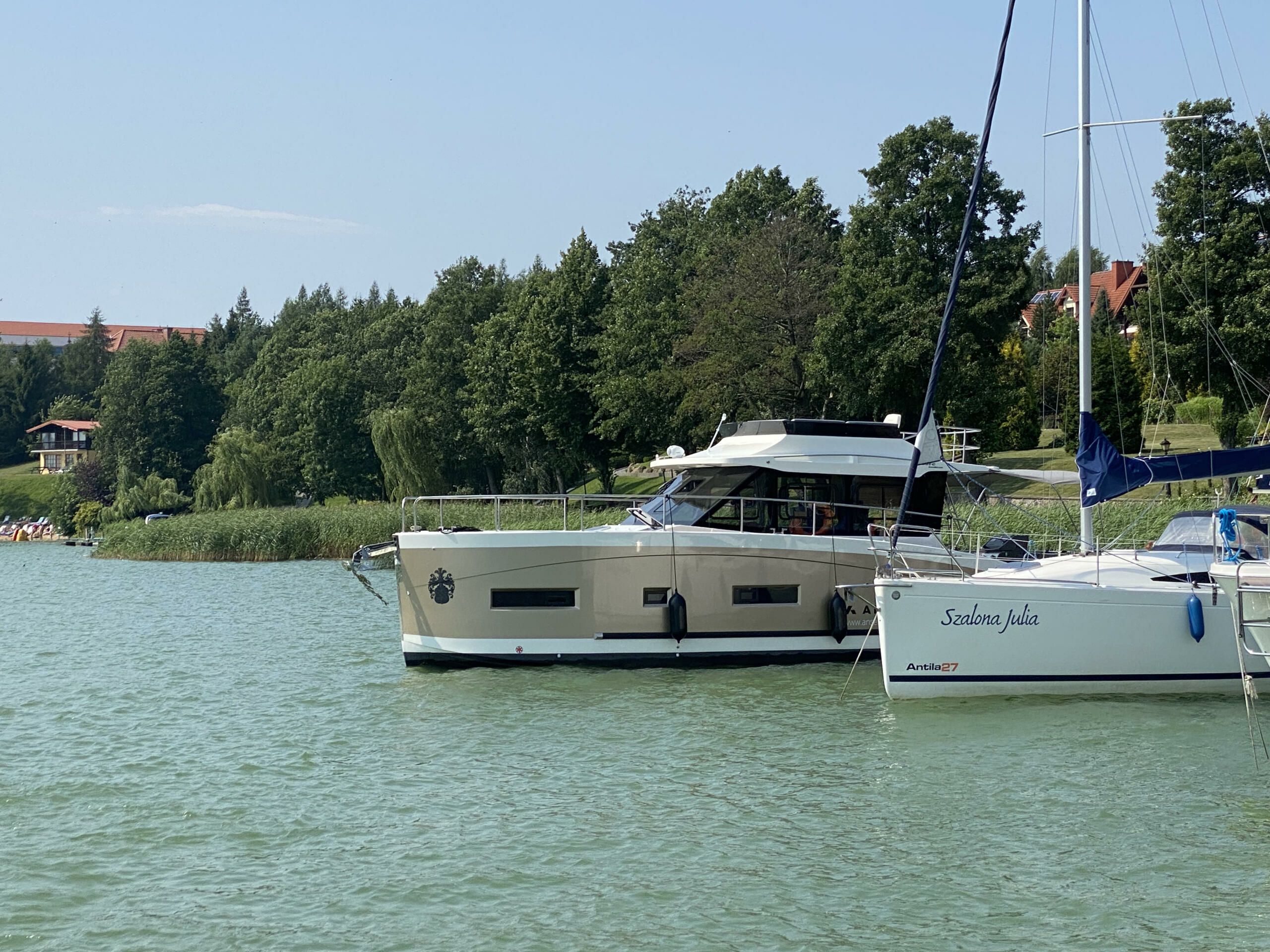 Cobra Yachts 40 | Gold
