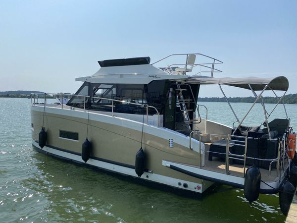 Cobra Yachts 40 | Gold
