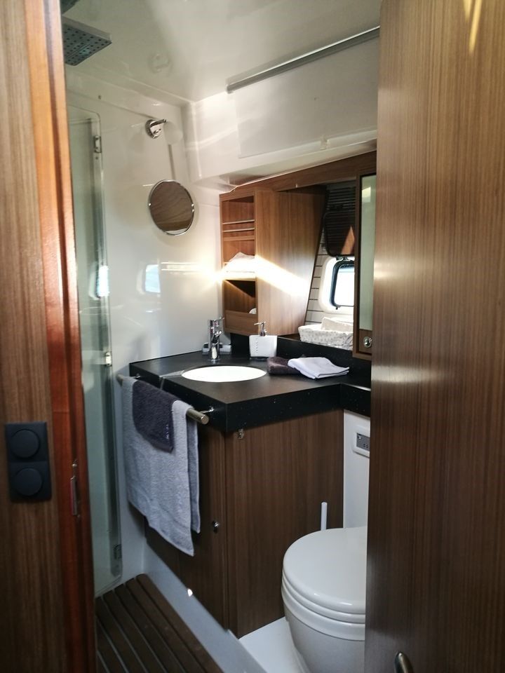 Bavaria Deep Blue 46 | La Onda