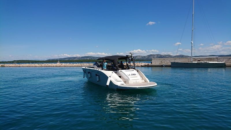 Bavaria Deep Blue 46 | La Onda