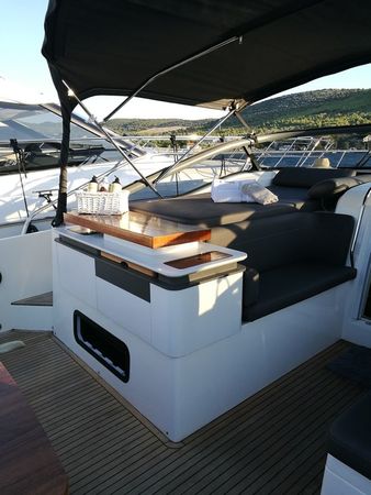 Bavaria Deep Blue 46 | La Onda