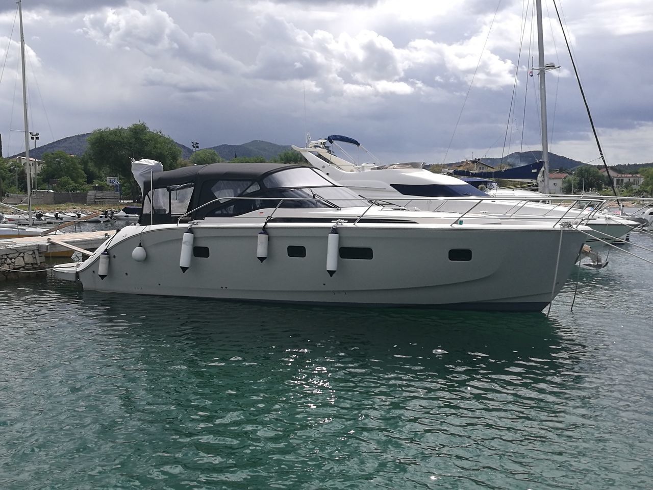 Bavaria Deep Blue 46 | La Onda