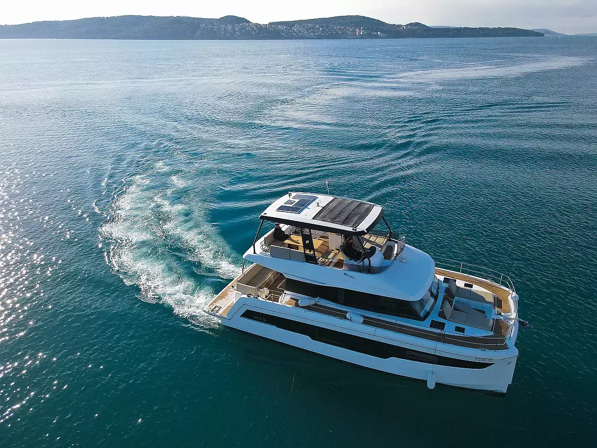 Fountaine Pajot MY 5 | Mala