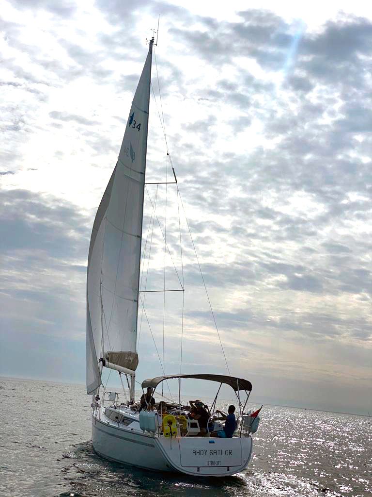 Bavaria Cruiser 34 | Ahoy Sailor