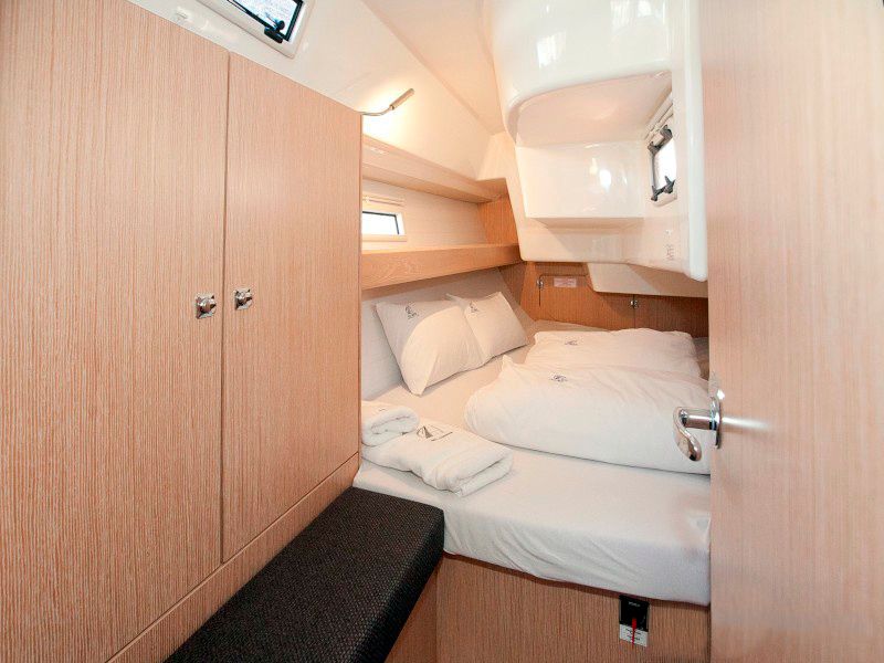 Bavaria Cruiser 34 | Ahoy Sailor