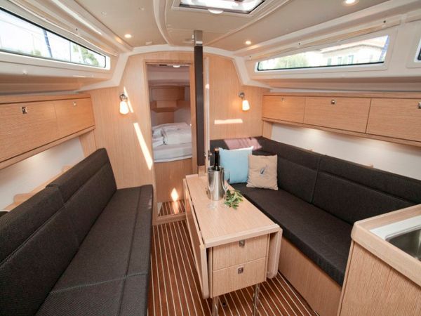 Bavaria Cruiser 34 | Ahoy Sailor