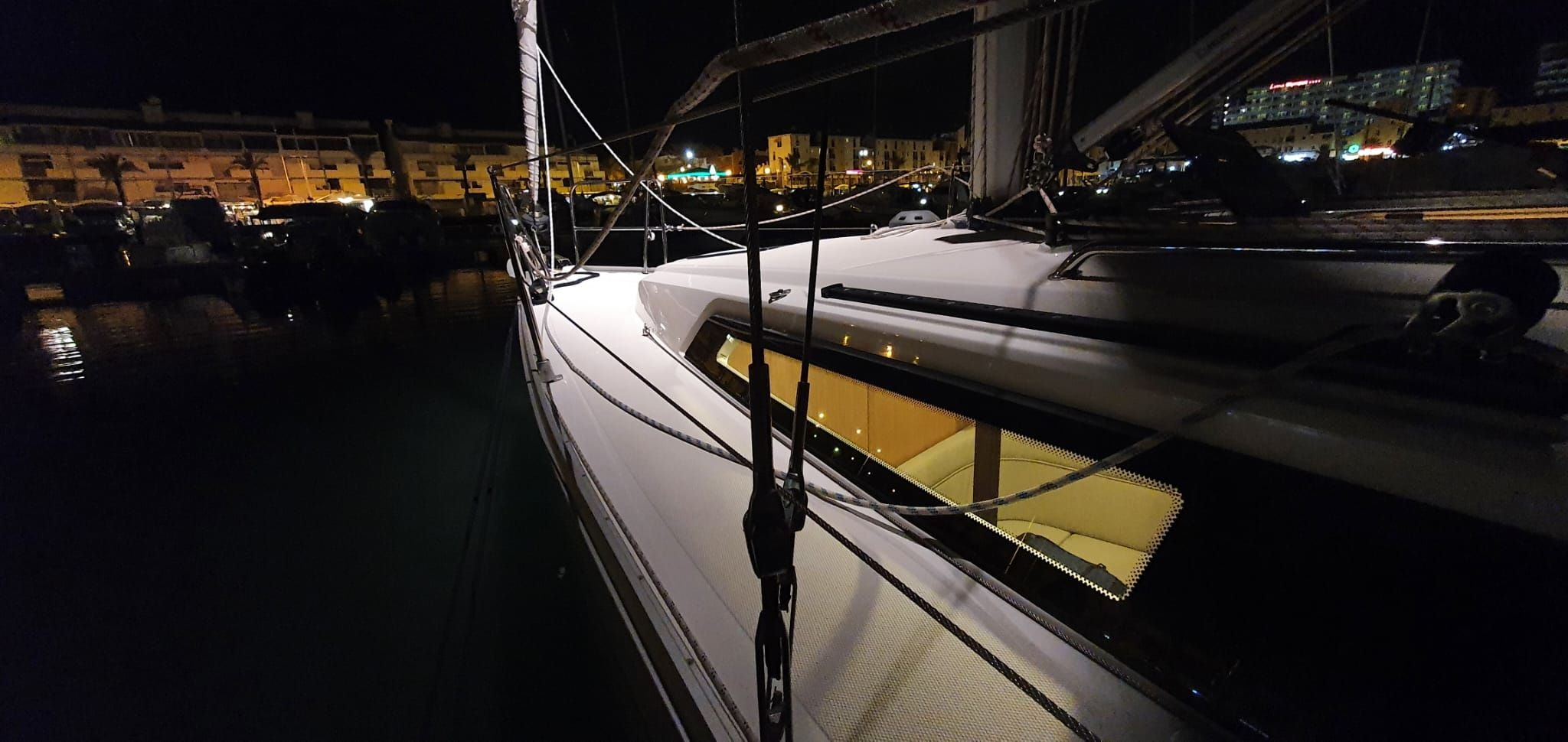 Bavaria Cruiser 34 | Ahoy Sailor