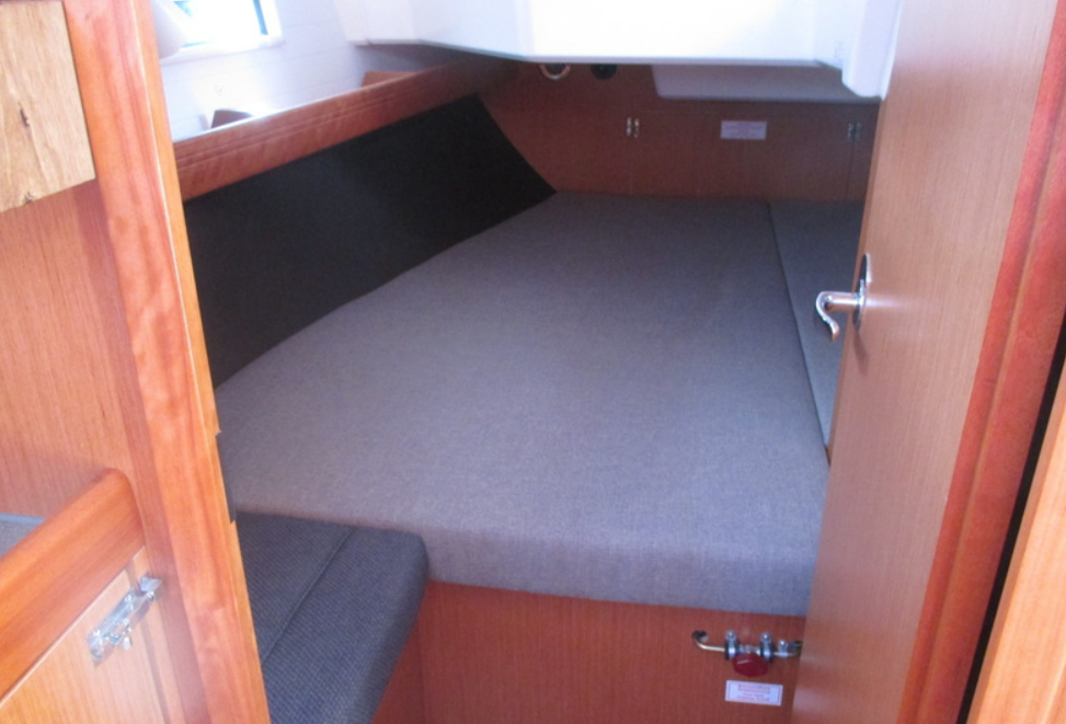 Bavaria Cruiser 37 | Salute