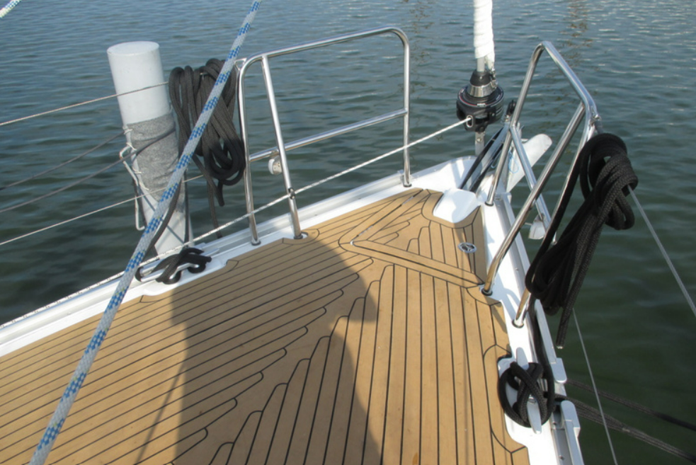 Bavaria Cruiser 37 | Salute