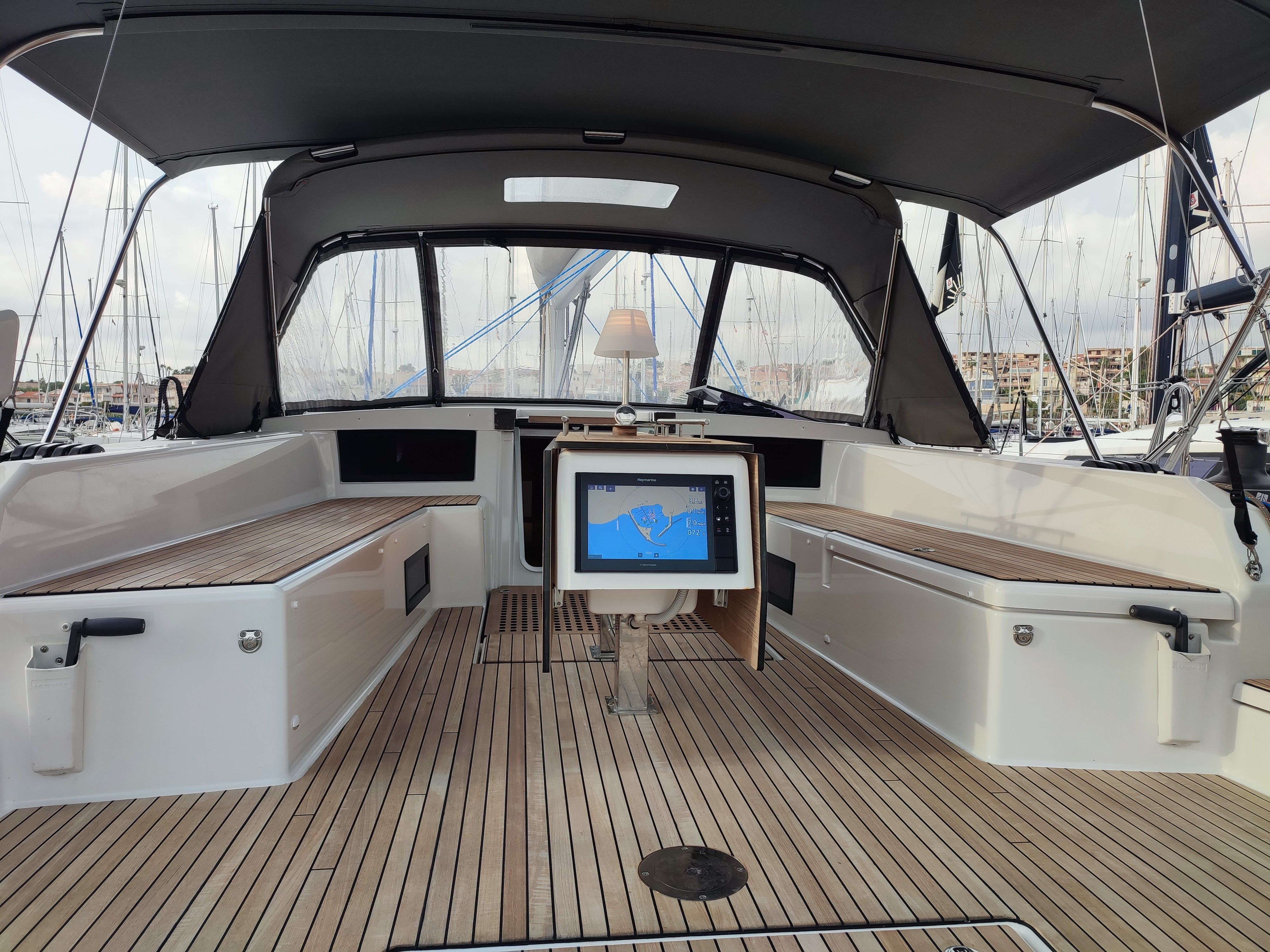 Dufour 530 | Artemide