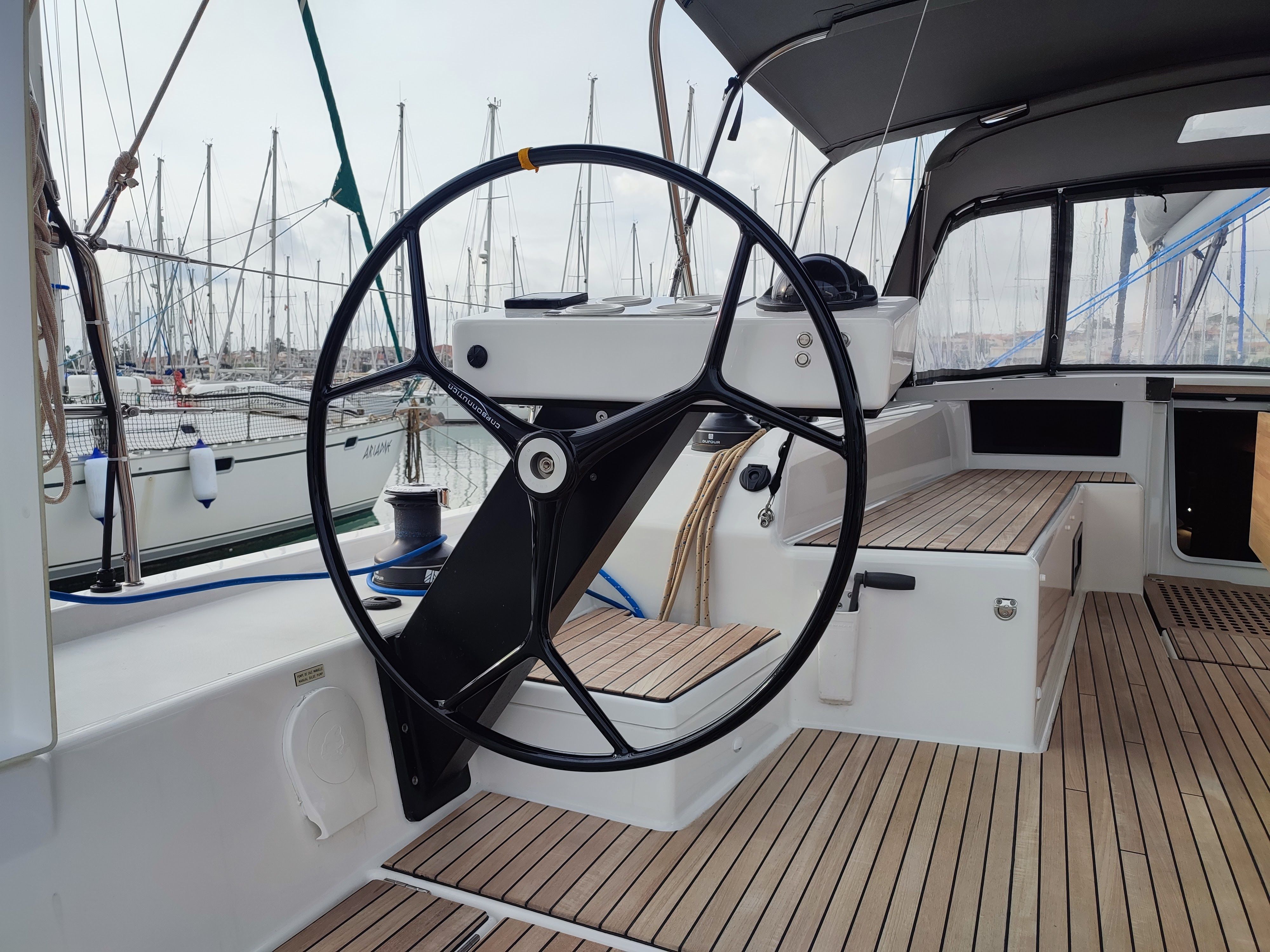 Dufour 530 | Artemide