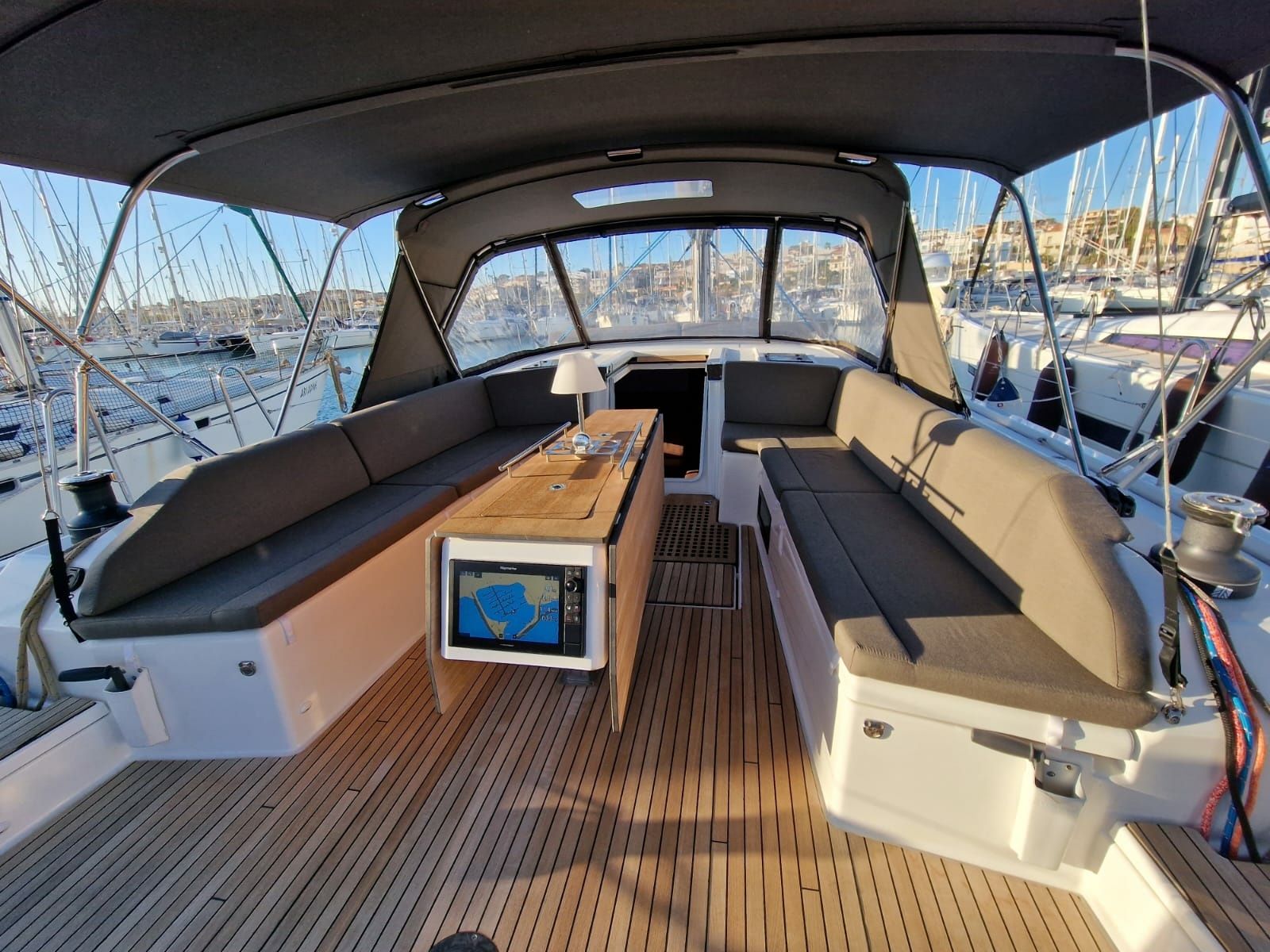 Dufour 530 | Artemide