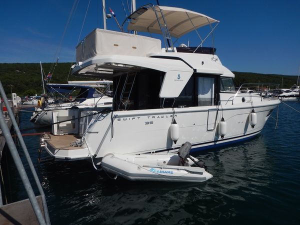 Beneteau Swift Trawler 35 | Kayci