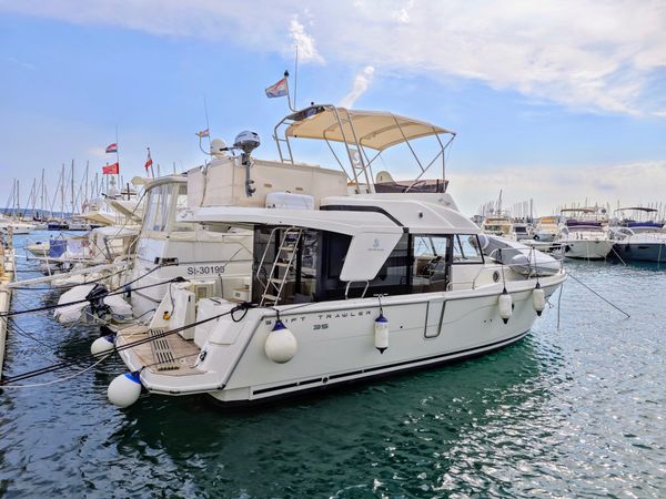 Beneteau Swift Trawler 35 | Kayci