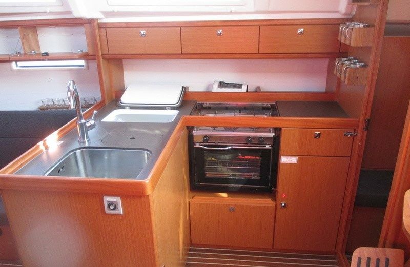 Bavaria Cruiser 37 | Lekker