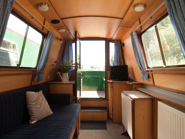 Custom Built Narrow Boat | Laughton