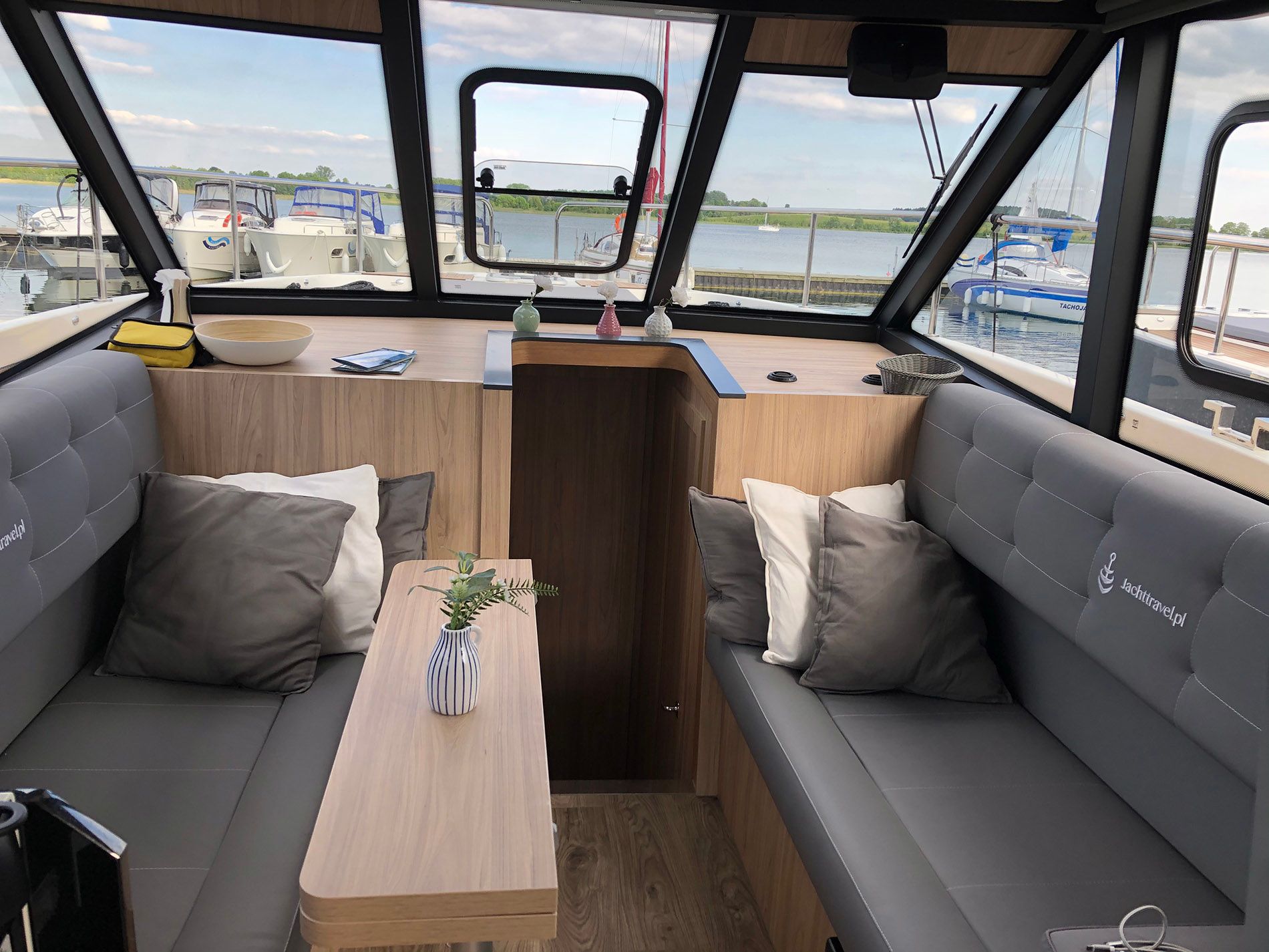 Cobra Yachts 40 | Seistan