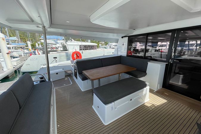 Fountaine Pajot Tanna 47 | Knotty Cat