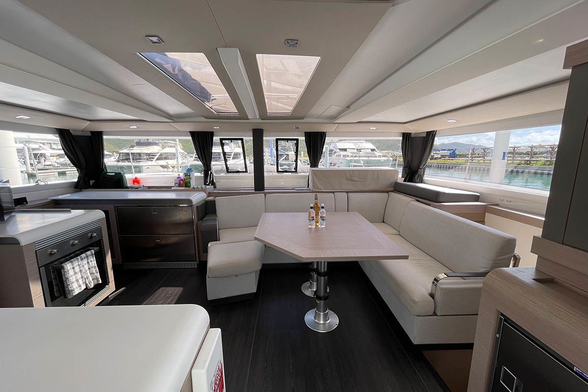 Fountaine Pajot Tanna 47 | Knotty Cat