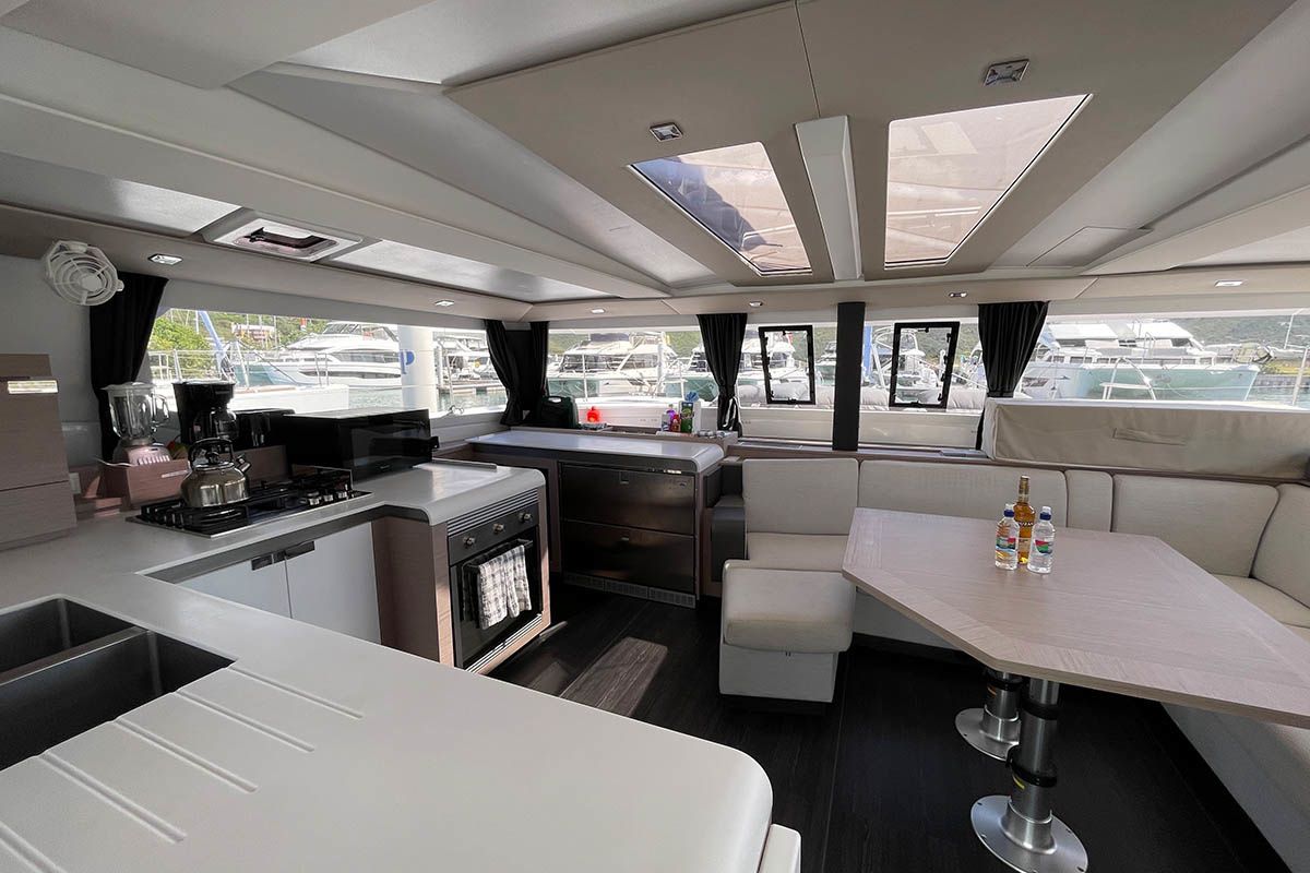 Fountaine Pajot Tanna 47 | Knotty Cat