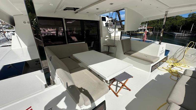 Fountaine Pajot Isla 40 | Shrimpy