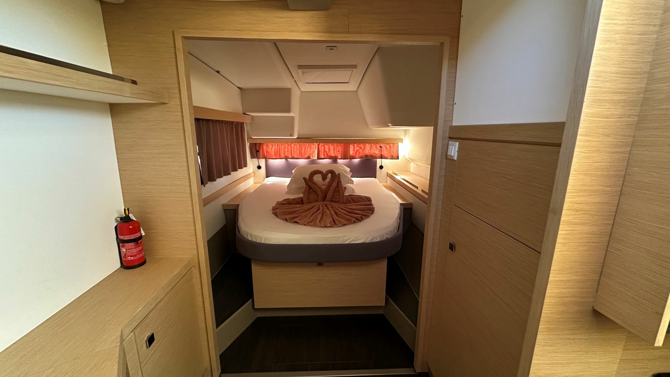Fountaine Pajot Isla 40 | Shrimpy