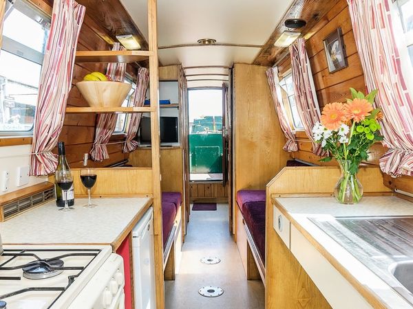 Custom Built Narrow Boat | Berwyn