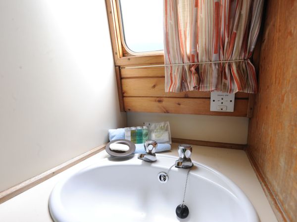 Custom Built Narrow Boat | Pennine