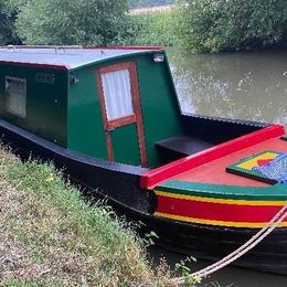 Custom Built Narrow Boat | Pennine