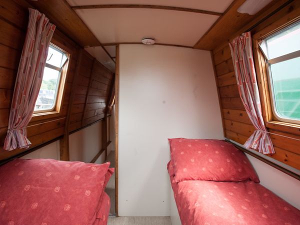 Custom Built Narrow Boat | Chiltern
