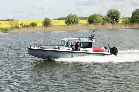 28 Cabin Brabus Line