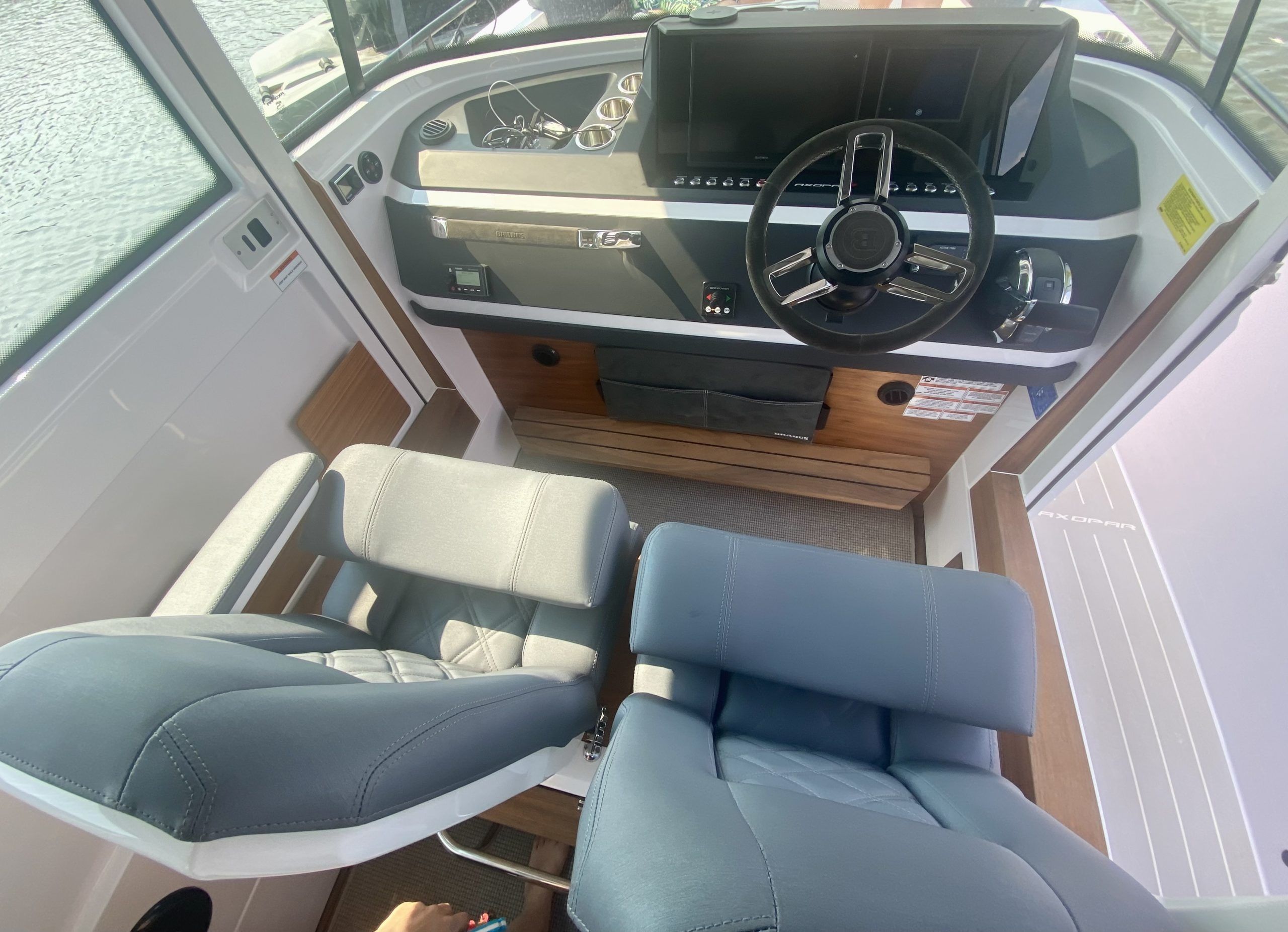 Axopar 28 Cabin Brabus Line | Sno