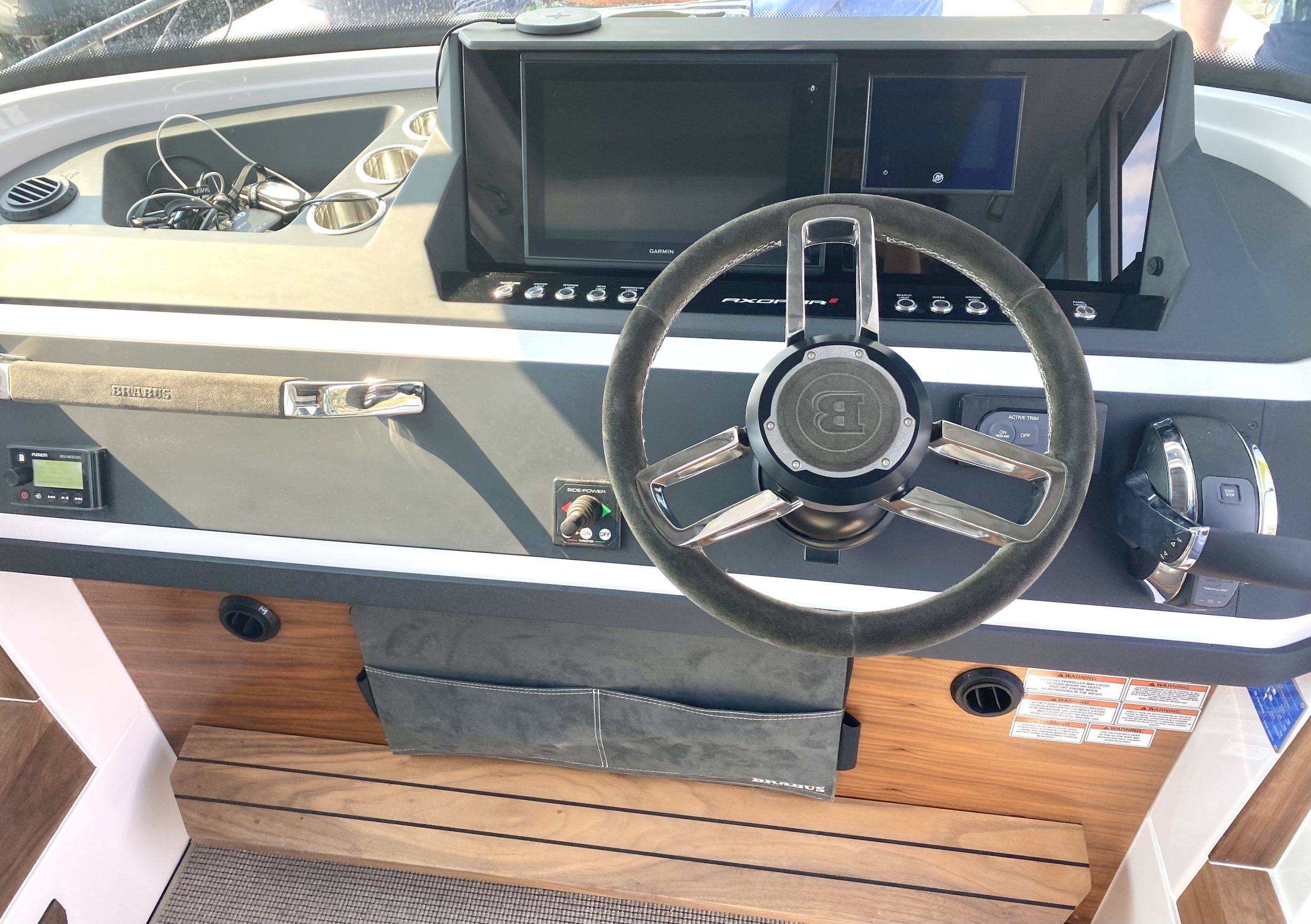 Axopar 28 Cabin Brabus Line | Sno