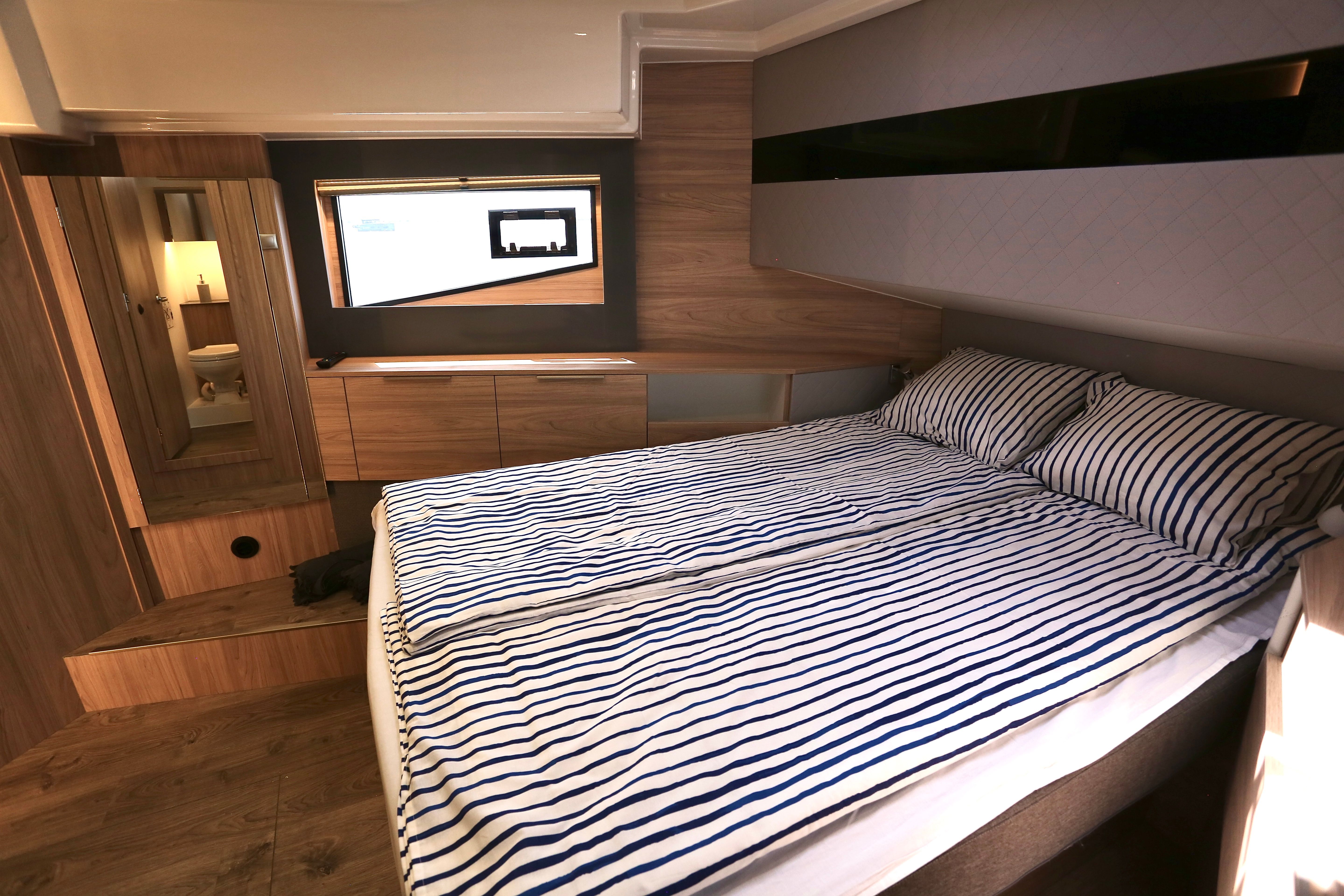 Cobra Yachts 45 | Dias