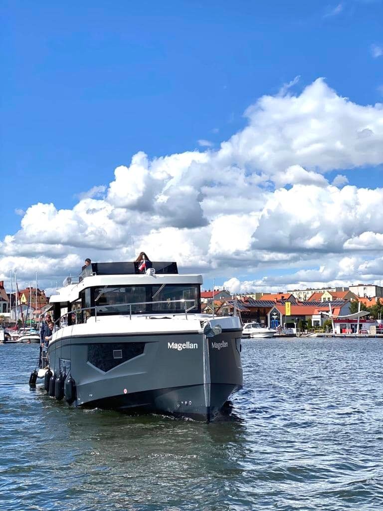 Cobra Yachts 45 | Magellan