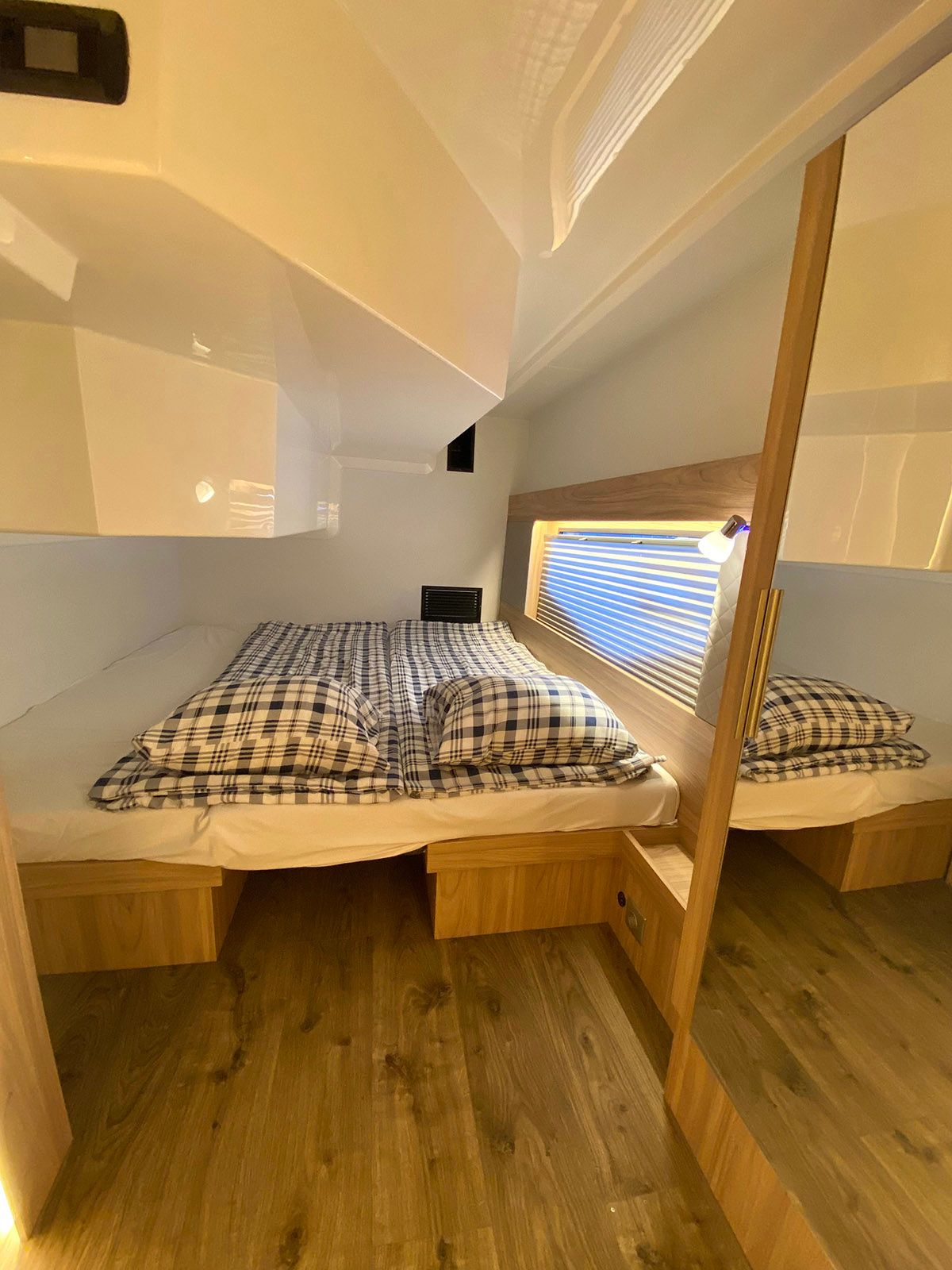 Cobra Yachts 45 | Magellan