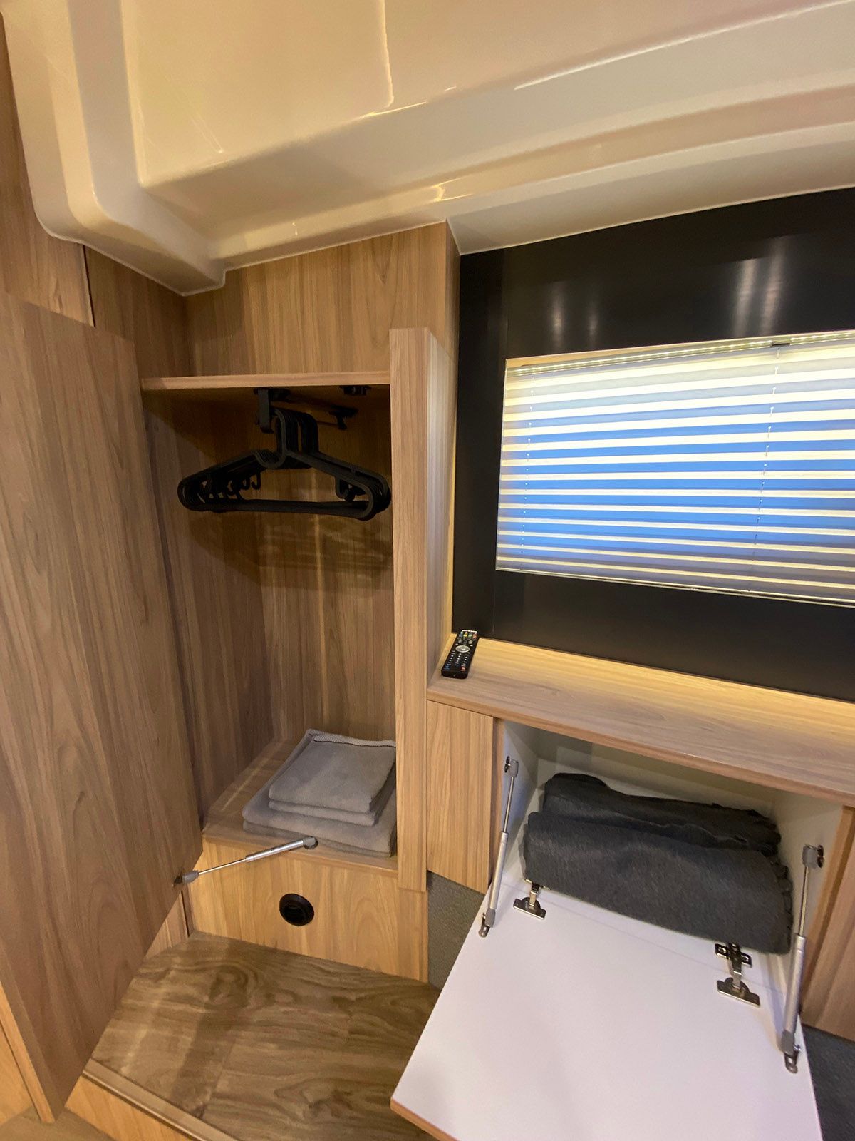 Cobra Yachts 45 | Magellan