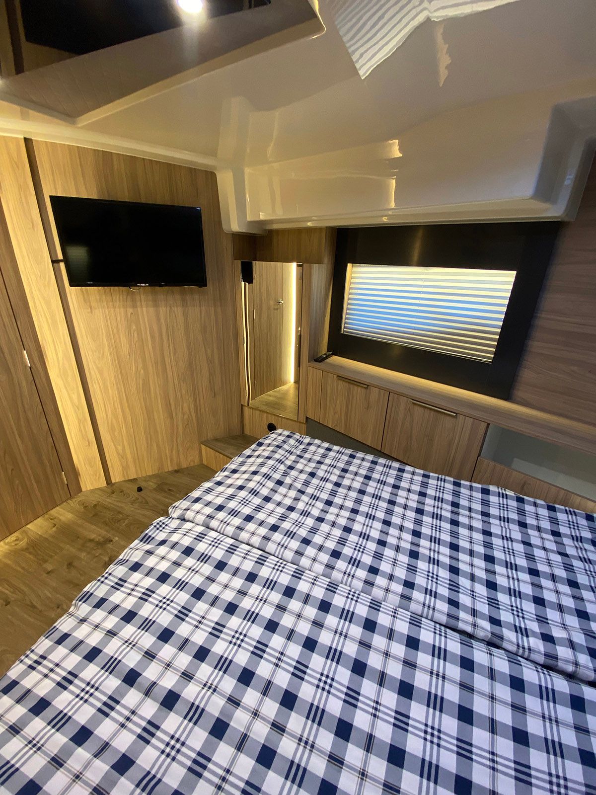 Cobra Yachts 45 | Magellan