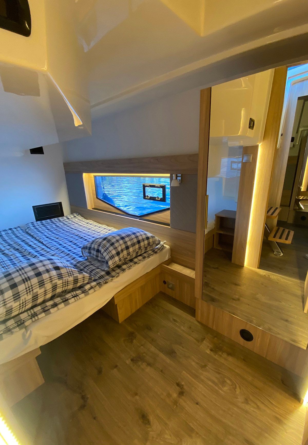 Cobra Yachts 45 | Columbus