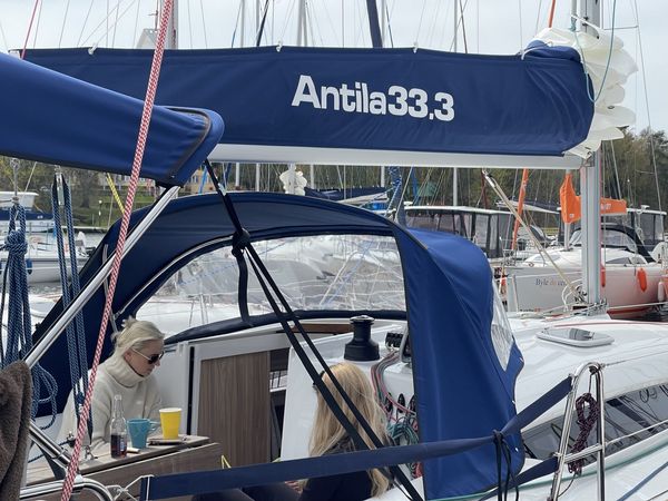 Antila 33.3 | Santorini
