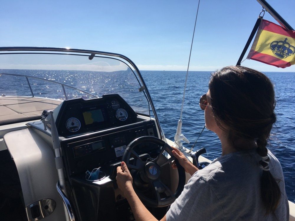 Quicksilver 755 Sun Deck | Moni Boat